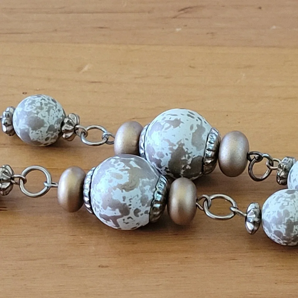 Vintage Speckled Bead Pendant Necklace Boho Dangle Cluster 31 Inch